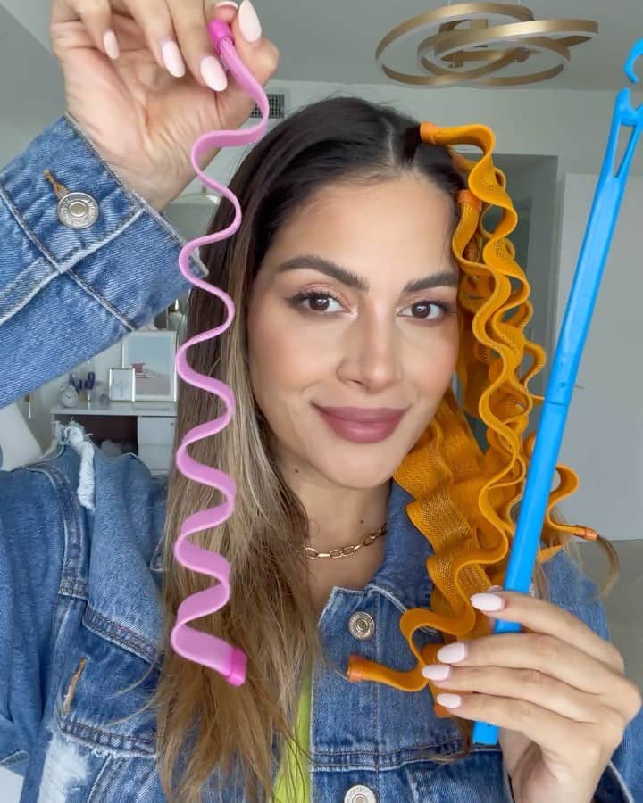 TheCraftyNinjaのインスタグラム：「Organic hair waves 🤭no need to use hit 🔥👋 credit @anyelaq 🙌🏽 #hairstyles #hairtransformation #hair #tutorial #inspofashion」