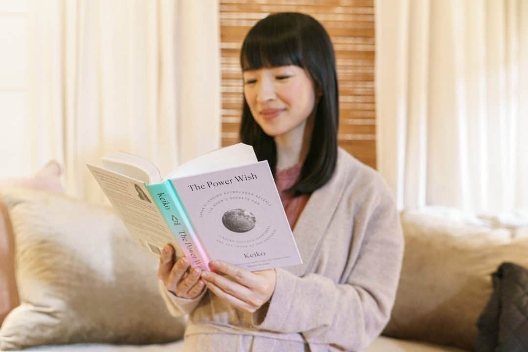 近藤麻理恵のインスタグラム：「Congratulations to @keikopowerwish on her new book, “The Power Wish.” To me, living in sync with the moon’s rhythm is living in sync with nature. This book explains how using the moon’s energy can help make your wishes come true.   Keiko is a leading astrologer in Japan and a longtime friend of mine. "The Power Wish" is available now wherever books are sold. Photo by @kitkarzen. 👯‍♀️🌝」