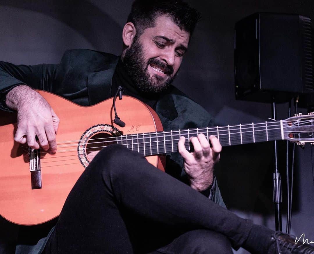 DeFlamenco.comさんのインスタグラム写真 - (DeFlamenco.comInstagram)「Hoy debe de ser un gran día para el guitarrista manchego @jose_almarcha, presenta su nuevo disco "Alejandra" una joya, lo escuches por bulerías, por seguiriyas, malagueñas, guajiras o milonga.  Lo hemos disfrutado mucho en el @cafe_ziryab, un gran sitio.   Con @kike_terrons @vicguadiana @luciaruibal90 @ciamarcoflores y Trini de la Isla.   #flamenco #deflamenco #fotoflamenco #flamencomadrid #guitarraflamenca   📷 @manjavacas.flamenco」2月22日 1時49分 - deflamenco