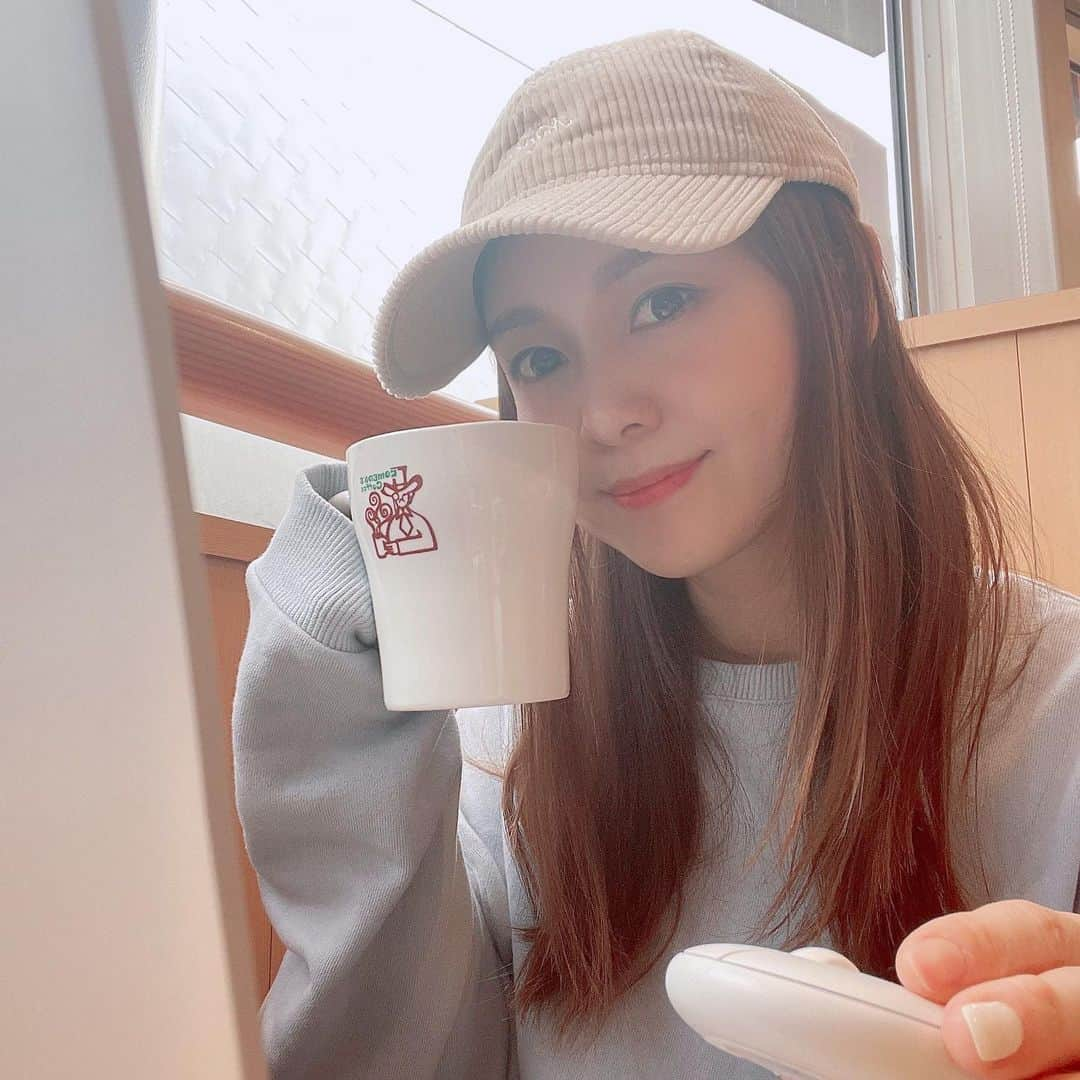 平井喜美のインスタグラム：「コメダらぶ♡﻿ コメモ🥪🍳☕️しながらノートで企画とスケジュールをまとめるからスタート♡﻿ ﻿ ﻿ 今日はアウターいらずのあたたかい日曜日🌸﻿ 春が近づいてるからか、ねむねむだったー🥱﻿ ねむねむのバーカバカ🌚﻿ ﻿ ﻿ ﻿ #sunday﻿ #日曜日は休みじゃない﻿ #コメダ珈琲」