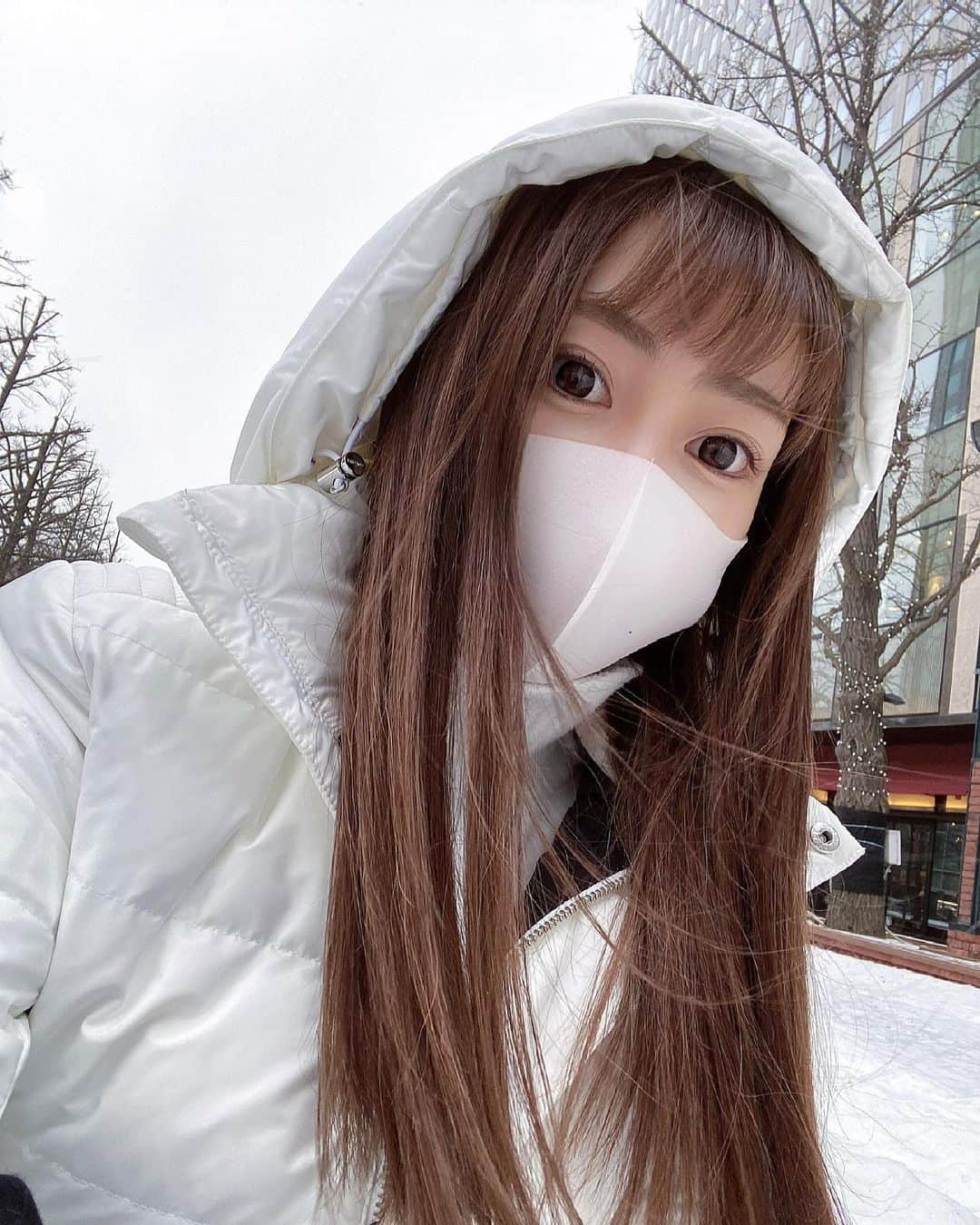 MANAMIのインスタグラム：「. −10度とかでもう寒すぎて寒すぎて🥶 寒いのはやっぱり好きじゃない」