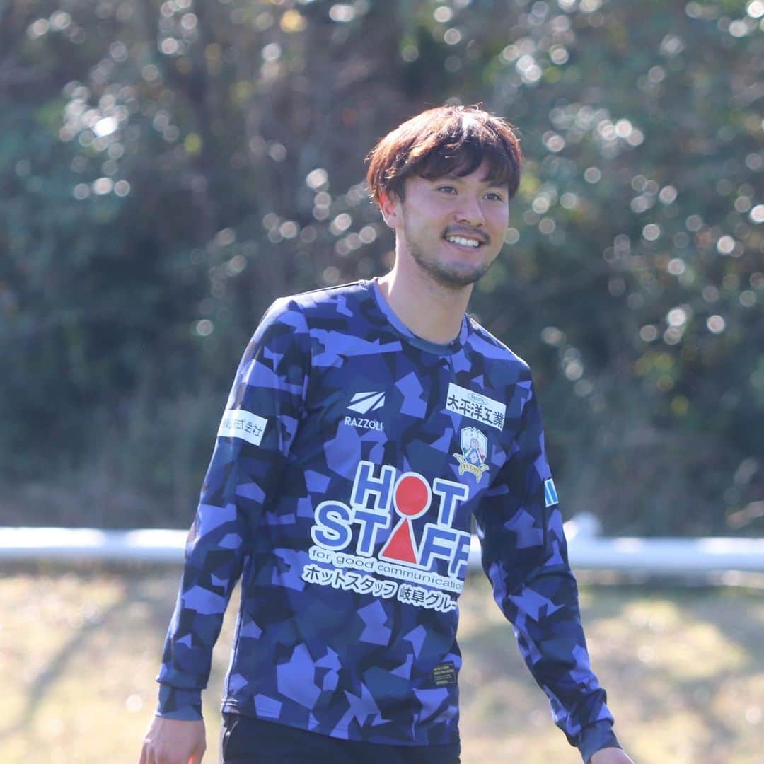 ＦＣ岐阜さんのインスタグラム写真 - (ＦＣ岐阜Instagram)「【宮崎キャンプ最終日】 スマイル😁  #fcgifu #ＦＣ岐阜 #躍動」2月21日 17時31分 - fcgifu