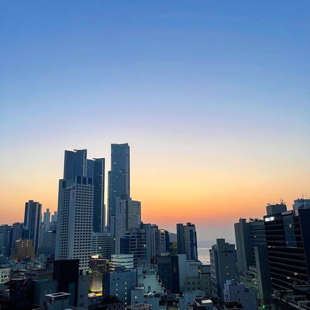 ジェイダ のインスタグラム：「beautiful morning 🌥」