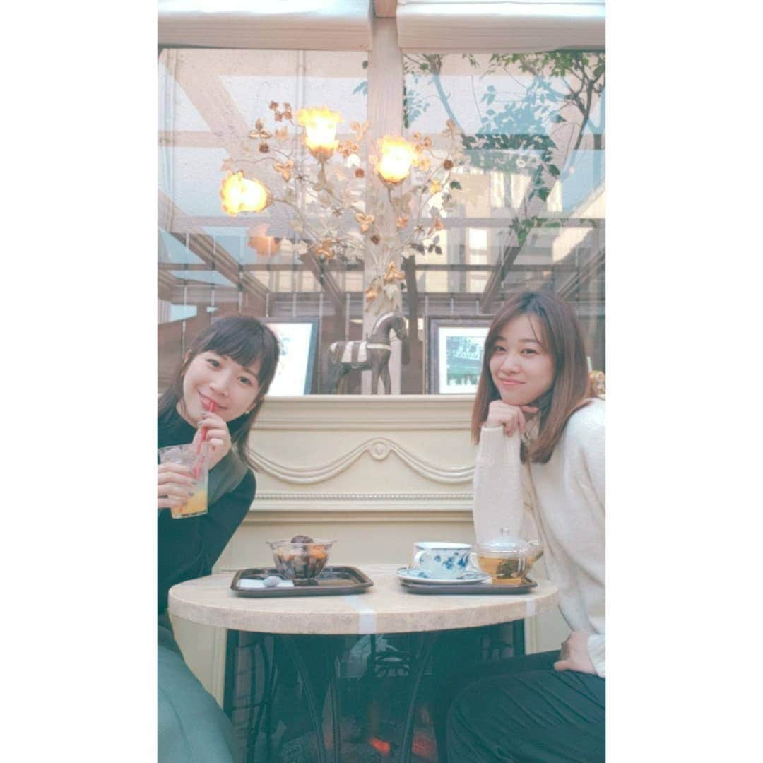 坂本詩緒里のインスタグラム：「久しぶりにすみれちゃんと☕ 色々話せて楽しかった💝  今度すみれちゃんに会うのは3/7の厚木ツマダボウルさんのダブルチャレンジ☺️楽しみー♪  #同期 #プロボウラー #すぅしぃちーむ #カフェ #おしゃれ空間 #cafe #ゆず茶 #あんみつ #おいしぃちゃん」