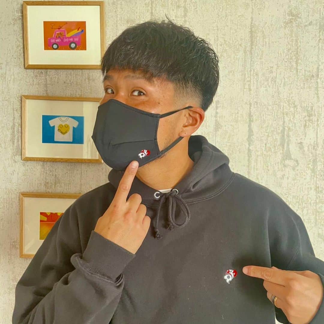 金井貢史のインスタグラム：「@torbyansienne_closet さんのマスクとパーカー！！めちゃくちゃ可愛い😁マスクもしっかりしていていいですよ！ なんと… tor0201  のクーポンコードで10%OFF  3月15日まで！ みなさんも是非🤩 #torbyansienne_closet  #ピエロ」
