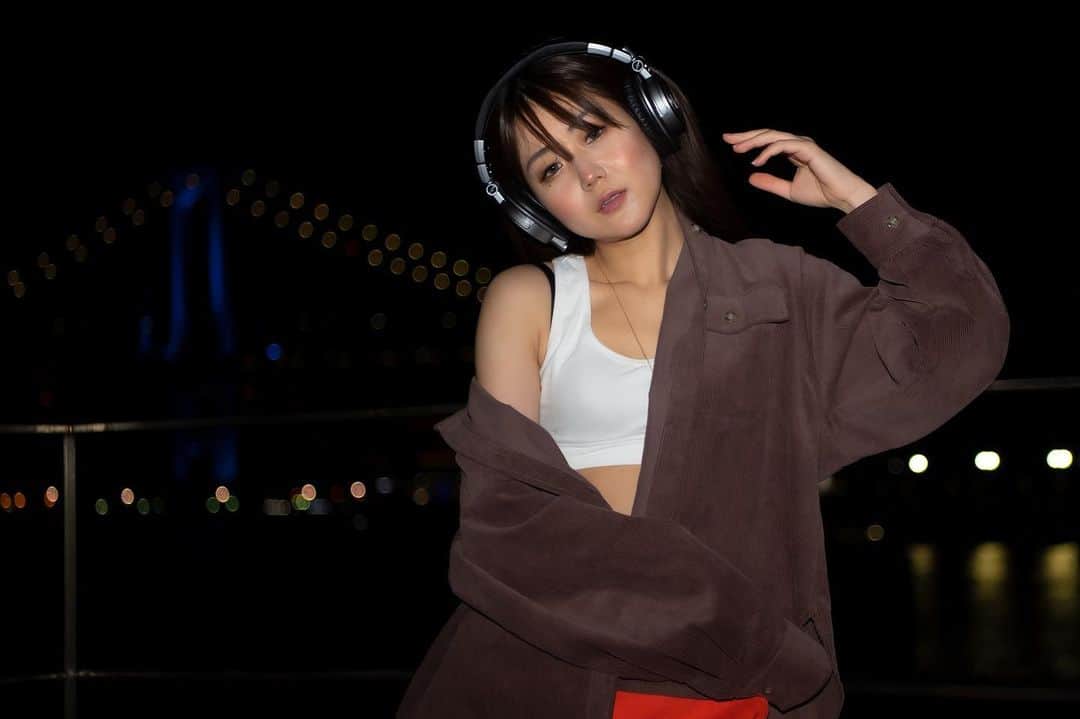 藤田早希のインスタグラム：「前髪伸ばしてるんですよ。 久しぶりにこんな格好しましたね。 ストリートもフェミニンも好きです。 現場からは以上です。. . ☆☆☆☆☆☆☆☆☆☆☆☆☆☆☆. .  I'm stretching my bangs.  You look like this after a long time.  I like streets and feminine.  That's all from the field. .  앞머리 뻗어있는 거에요.  오랜만에 이런 모습 했어요.  거리도 여성도 좋아합니다.  현장에서 이상입니다. . ☆☆☆☆☆☆☆☆☆☆☆☆☆☆☆. . . .  #ポートレート #ポートレート撮影 #photooftheday #photo_jpn #ootd #오오티디 #오오티티 #사징스타그램 . . . .」