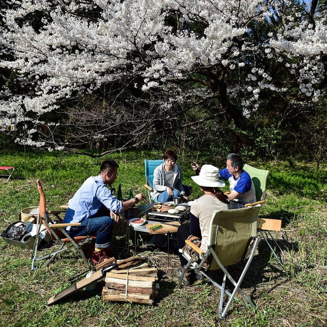 Snow Peakさんのインスタグラム写真 - (Snow PeakInstagram)「人生に、野遊びを。  . #NOASOBI embrace your nature 　 . #snowpeak #outdoor #camping #snowpeakeakathome #스노우피크 #캠프 #天幕 #スノーピーク #キャンプ #キャンプ初心者 #キャンプギア #アウトドア #野遊び #人生に野遊びを」2月21日 18時30分 - snowpeak_official