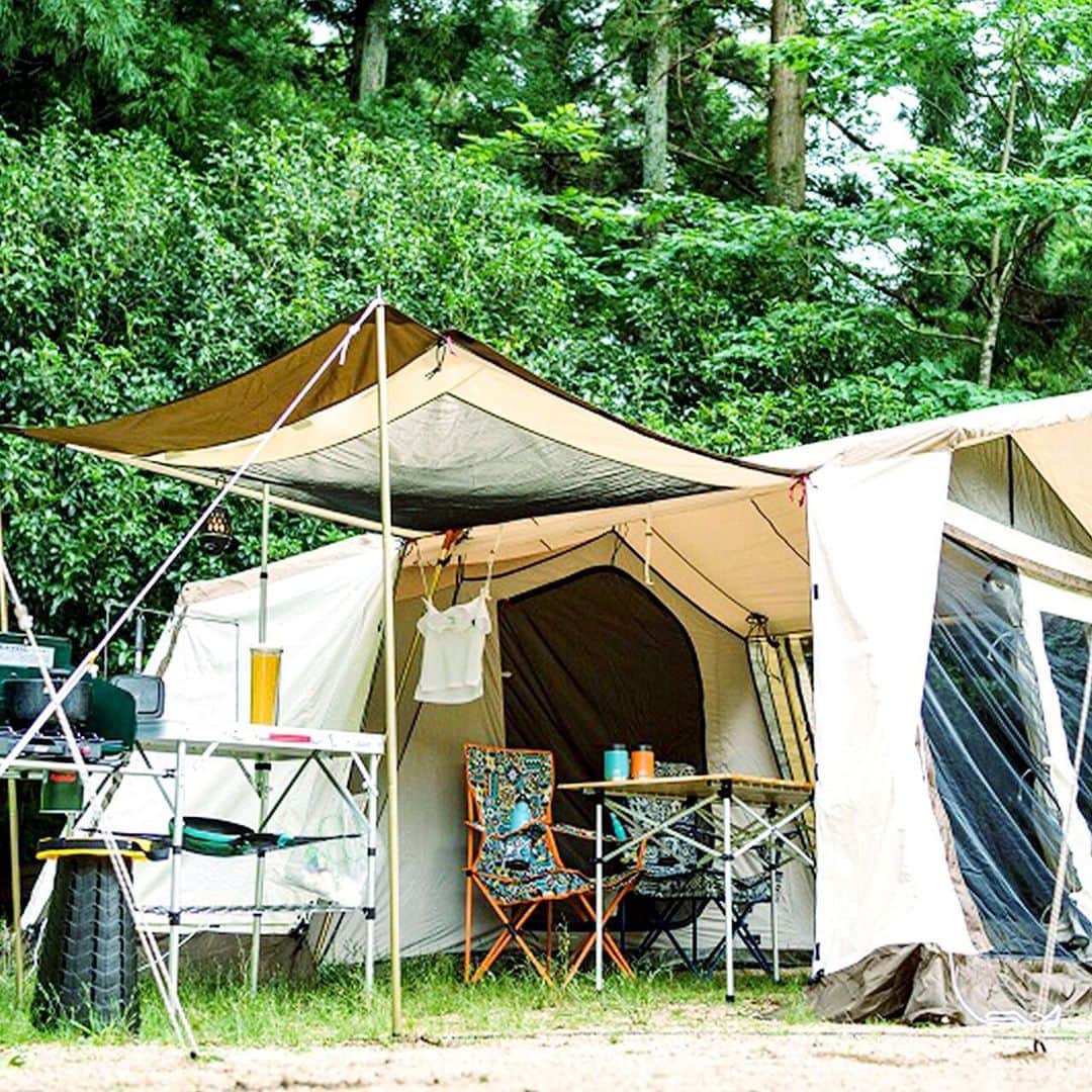 キャンプ情報サイト［ランタン］さんのインスタグラム写真 - (キャンプ情報サイト［ランタン］Instagram)「CAMP SMILE STYLE ／ 居住性の高いogawaのロッジシェルターが 快適で子供もスヤスヤ ＼ いろんなキャンパーのキャンプスタイルを現地取材と一般キャンパーからの投稿で数多く掲載してます。 . . 詳しくは @lantern.camp webサイトをご覧ください . . #camp #camping #outdoor #travel #trip #lantern_smile #nature #キャンプ #キャンプ用品 #キャンプギア #アウトドア #テント #自然 #旅行 #キャンプ初心者  #キャンプ好きな人と繋がりたい #camper #外遊び #LANTERN #キャンプレイアウト #秋キャンプ #冬キャンプ #かぶとの森テラスキャンプ場 #ファミリーキャンプ #ファミキャン #ogawa #ロッジシェルター #yeti #子供のいる生活 #ogawacampal」2月21日 18時31分 - lantern.camp