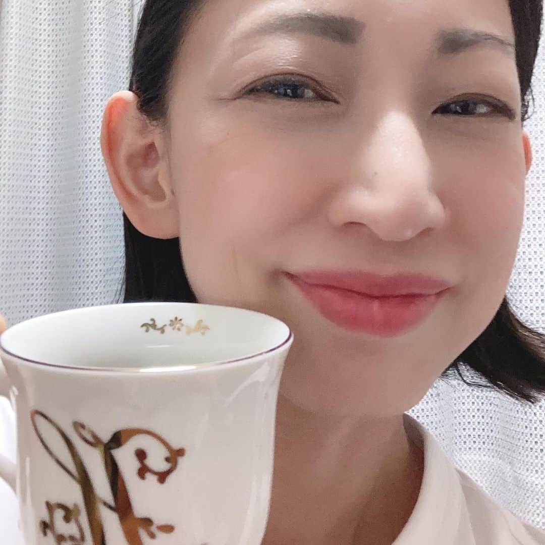 田井弘子さんのインスタグラム写真 - (田井弘子Instagram)「せっかく  汗かいて、食事もサラダにしたけど、、、  #チョコミルクレープ #とちおとめ  てか、コレ食べるため #確信犯　w」2月21日 18時31分 - hirokotai