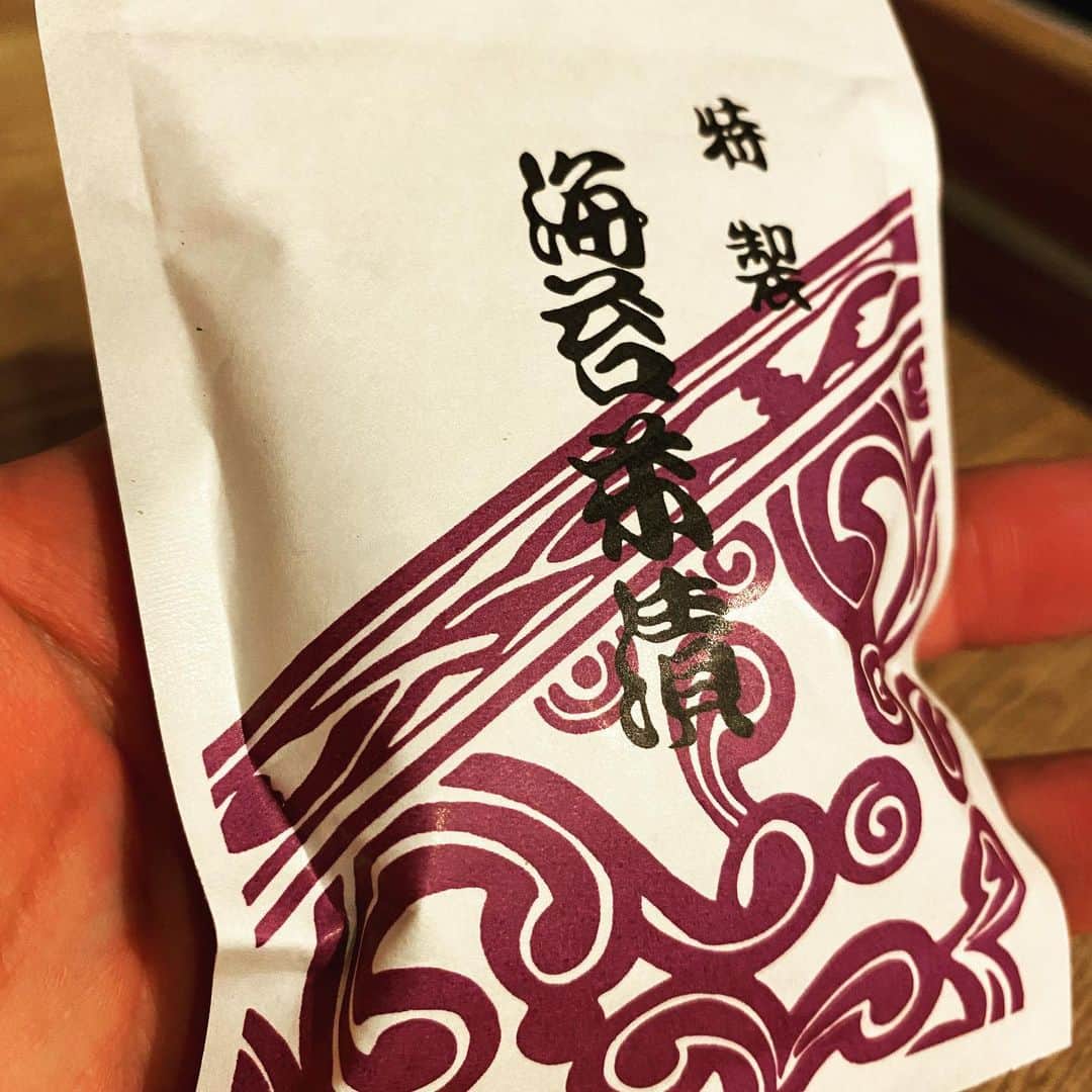 のインスタグラム：「・ ・ 我が人生No.1の"海苔茶漬け"に出会った。  これダンボールで買いたい📦」