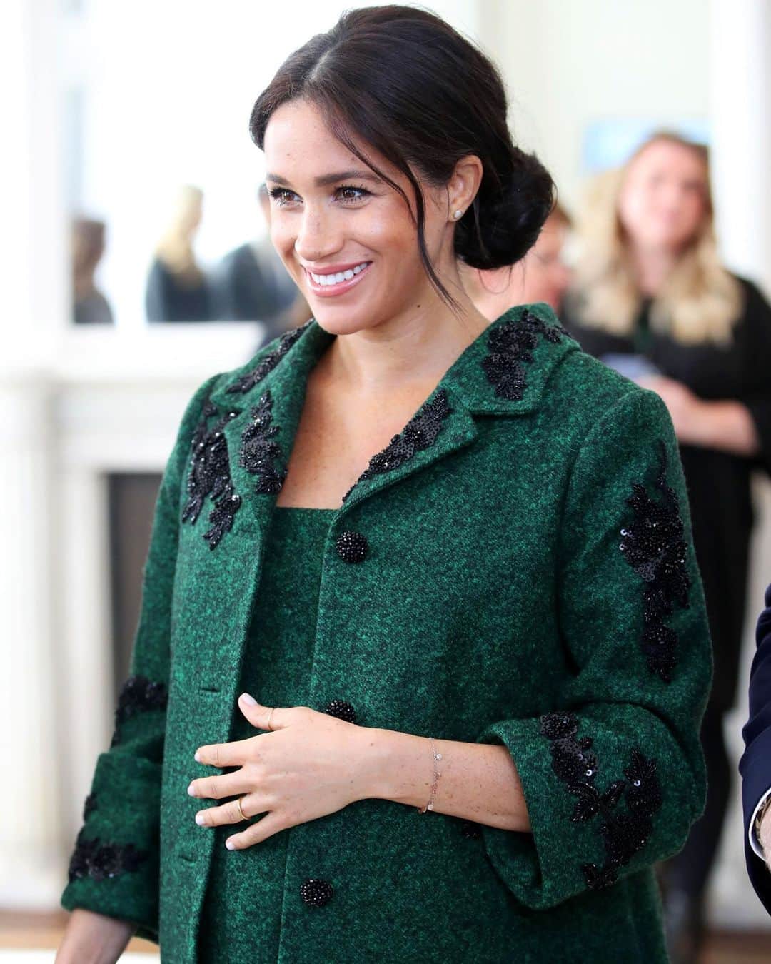 Vogue Australiaさんのインスタグラム写真 - (Vogue AustraliaInstagram)「As #MeghanMarkle prepares to welcome her second child, one thing we're eagerly awaiting is the return to her phenomenal maternity style. From chic maxi dresses to Erdem coat-dresses (as seen here), Markle's approach to dressing her bump was a delight. At the link in bio, Vogue charts the duchess' best pregnancy fashion moments, which have come one royal engagement, virtual appearance and secret photoshoot at a time. ⁣ ⁣ 📷 Getty Images」2月21日 18時45分 - vogueaustralia