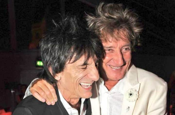 ロン・ウッドさんのインスタグラム写真 - (ロン・ウッドInstagram)「Mates having a giggle! Hope your Sunday is filled with laughs😂🤣」2月21日 18時49分 - ronniewood