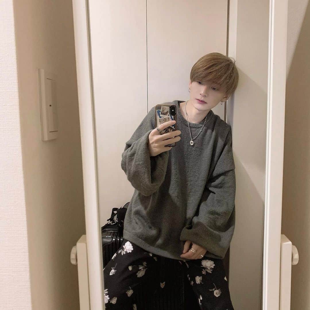 のインスタグラム：「花柄パンツ」