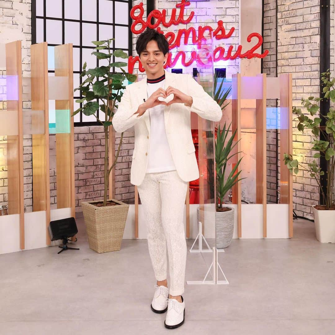 関西テレビ「グータンヌーボ2」さんのインスタグラム写真 - (関西テレビ「グータンヌーボ2」Instagram)「🎩✨今週の #真ちゃんファッション ✨👞   ジャケット、パンツ、シューズ @apocrypha_tokyo  カットソー @cognomen_official   真ちゃんからラブいただきました ❤︎  #グータンヌーボ2 #fashion #ファッション #ファッションコーデ #おしゃれ #オシャレコーデ #スタイル #メンズファッション #満島真之介 #真ちゃん」2月21日 19時15分 - gutan_ktv