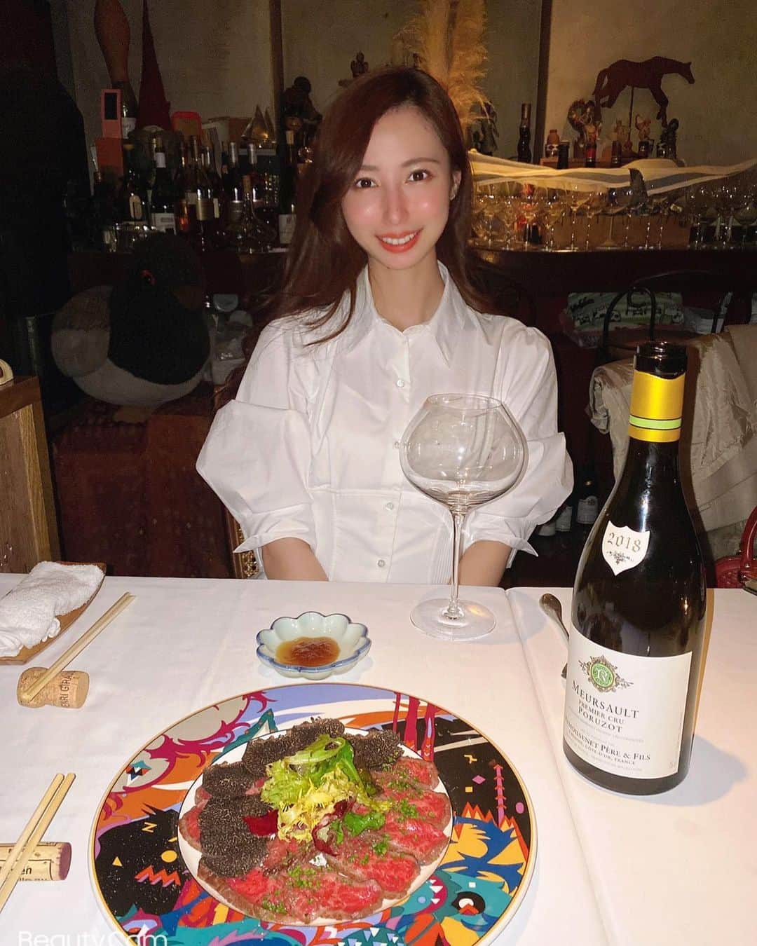 Chihiroさんのインスタグラム写真 - (ChihiroInstagram)「西麻布の隠れ家レストラン。 ワインと料理が本当に美味しい🍷  そしてここに一緒に行ってくれるあたり、るなさすが🤤🌹  今までやってみたかったプロデュース業の道もみえてきて、嬉しい夜でした🌙  #女子会ディナー  #西麻布グルメ  #広尾グルメ #西麻布フレンチ #ワイン #イメージコンサルタント  #イメージコンサルタント東京 #美人百花flowers  #美人百花」2月21日 19時26分 - chippp49