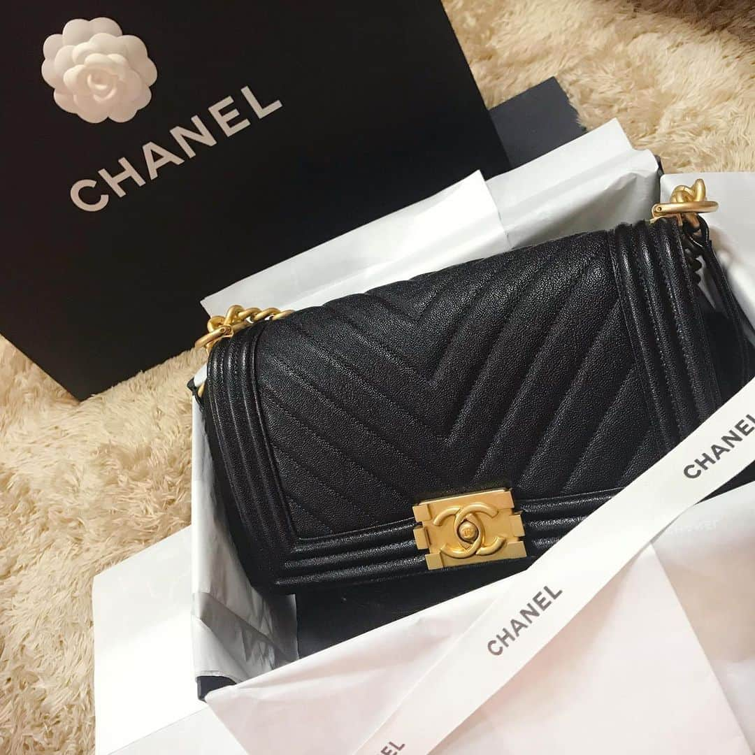 RIKAさんのインスタグラム写真 - (RIKAInstagram)「. . . BOY CHANEL 🖤 . ２年前ハワイで購入🖤 早く海外行きたいなー🖤 . . #chanel#chanelbag#chanelcruise#boychanel#black #instalove#instagood#l4l#l4like#l4ls#hawaii」2月21日 19時29分 - riitan212