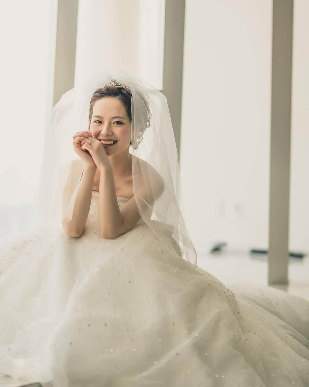 The 33 Sense of Weddingさんのインスタグラム写真 - (The 33 Sense of WeddingInstagram)「﻿  本日はマリッジコレクションインスタライブを﻿ ご覧いただき誠にありがとうございます✨﻿ ﻿ みなさまお楽しみいただけましたでしょうか？﻿ ﻿ このご時世ではございますが﻿ 皆様にとってThe33での結婚式をより楽しみに﻿ ワクワク感じていただけるような機会になれば幸いです🕊﻿ ﻿ ﻿ さて　第2部でご紹介させていただいた﻿ 写真【9Sense】が手がけた前撮りのお写真を﻿ ご覧いただければと思います📸✨﻿ ﻿ おふたりらしさを引き出すアットホームな空間で﻿ カメラマンも当日までしっかりと﻿ お手伝いをさせていただきます！﻿ ﻿ 前撮りやフォトプランにつきましては﻿ 3月までお得なプランをご用意しておりますので﻿ 是非担当プロデューサーまでお問い合わせくださいませ﻿ ﻿ ﻿ #前撮り #ウェディングフォト #フォトプラン﻿ #33花嫁  #33wedding #the33 #wedding﻿ #the33teaandbarterrace #結婚式 #ウェディング ﻿ #ウェディングレポ #ウェディングニュース ﻿ #プレ花嫁 #式場見学 #プロポーズ ﻿ #ナチュラルウェディング #卒花嫁 #結婚式場 ﻿ #結婚式準備　#大阪花嫁 #関西花嫁 #いいね婚﻿ #2021冬婚 #2021秋婚 #ウェディングフォト #前撮り﻿ #日本中のプレ花嫁さんと繋がりたい﻿ #日本中の花嫁さんと繋がりたい ﻿ #dearswedding ﻿ #ふたりの未来を探す旅」2月21日 19時38分 - the_33_sense_of_wedding