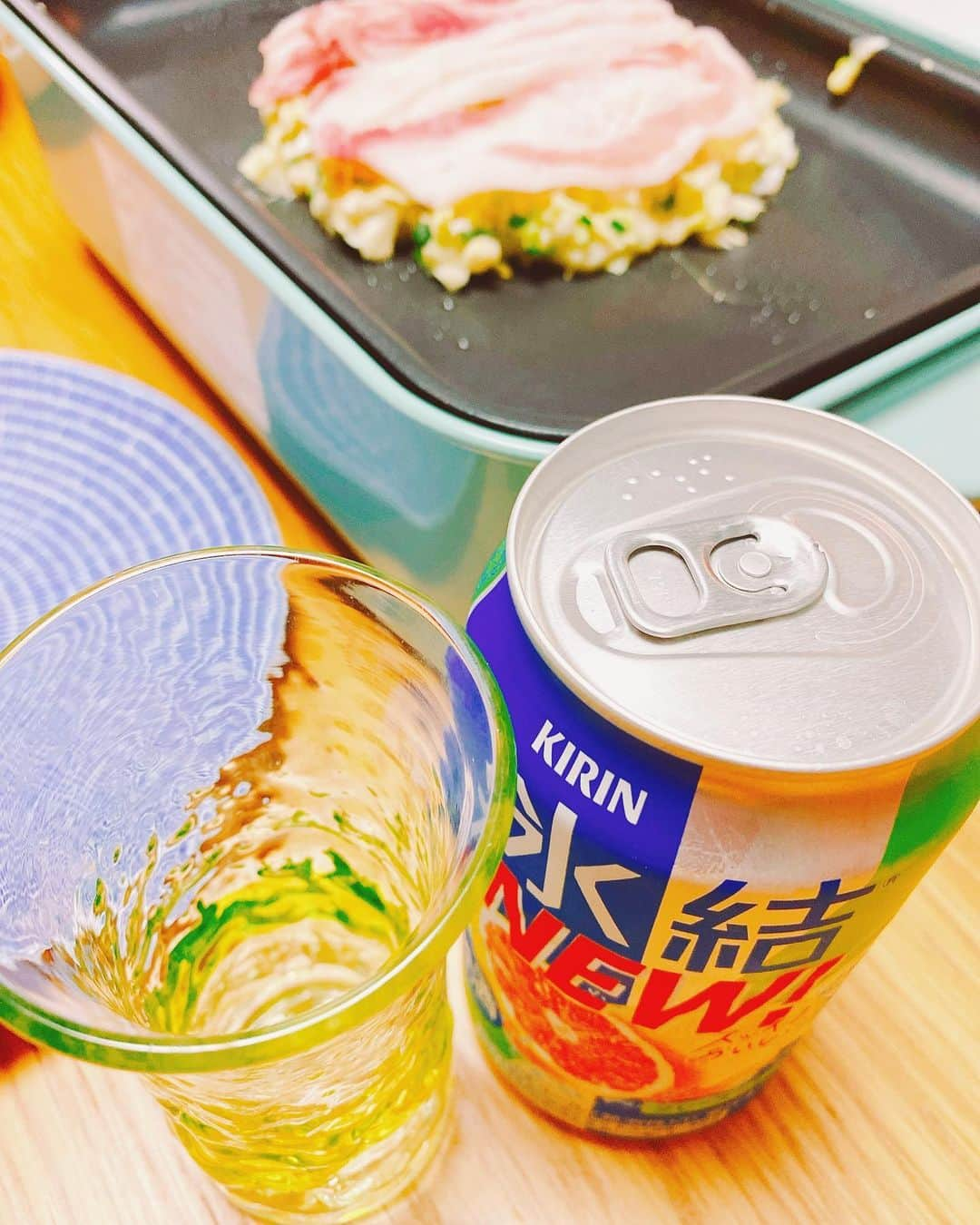 倉田雅世のインスタグラム：「今夜は焼いてます。 飲んでます。 #おうちでごはん」