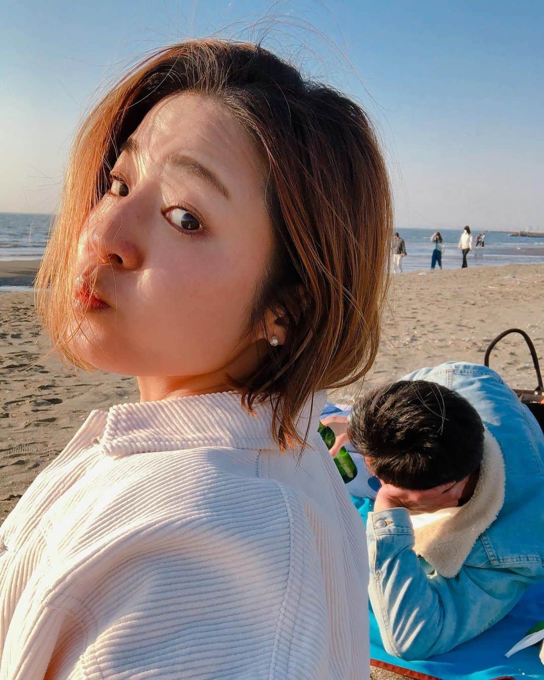 なーみのインスタグラム：「😗 海はいいよな〜 。 。 #いいよないいよなぁ #海 #日曜日」