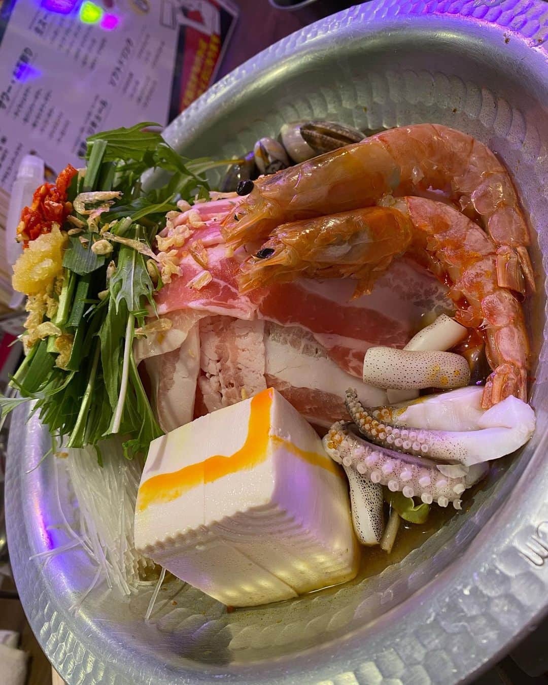 山上紗和 さんのインスタグラム写真 - (山上紗和 Instagram)「この前食べたタイ料理ちゃん🐘🇹🇭🥊  サワーがデカすぎるんよw 顔浸かりそうなくらいでかい😃」2月21日 19時56分 - moon_sawa
