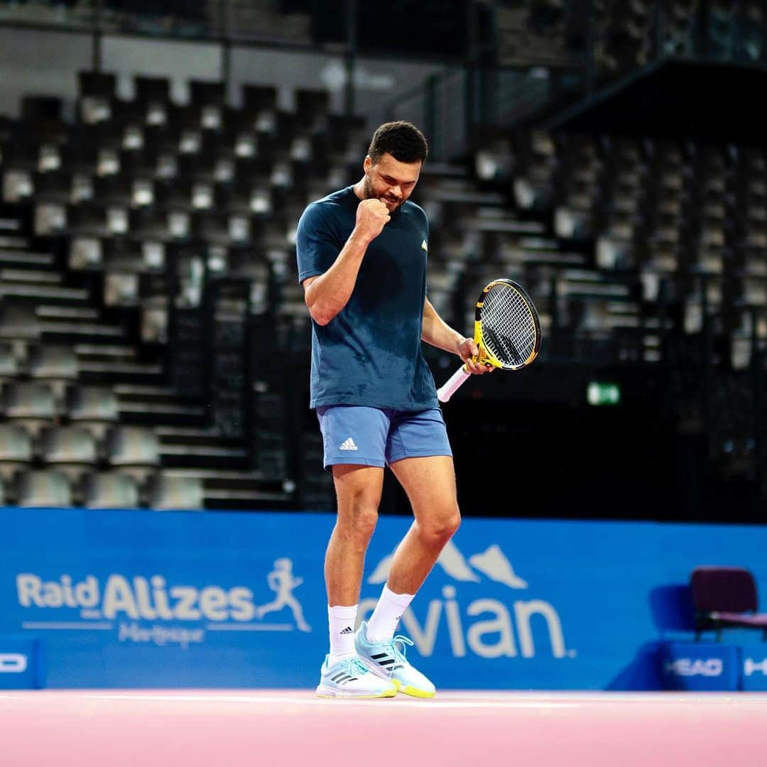 ジョー＝ウィルフリード・ツォンガのインスタグラム：「When you can play the game 🎾💪🏽 #tsongateam  📸 J.B. Autissier - Panoramic | @opensuddefrance」