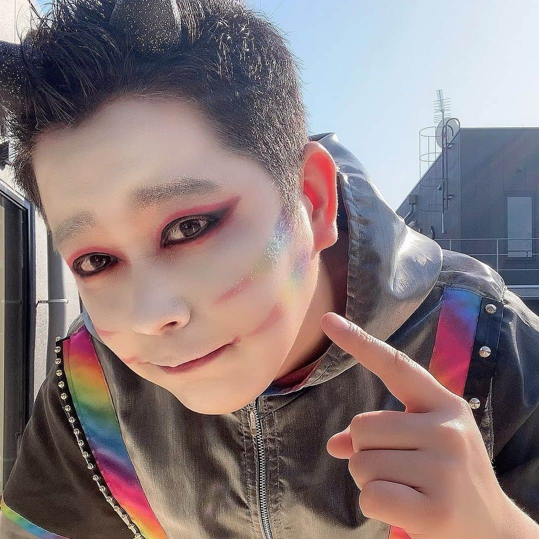 たっしーのインスタグラム：「大阪3日目ありがとう🌈めっちゃ楽しかった！ ＊ #モノクローン #虹色担当 #たっしー #アイドル」