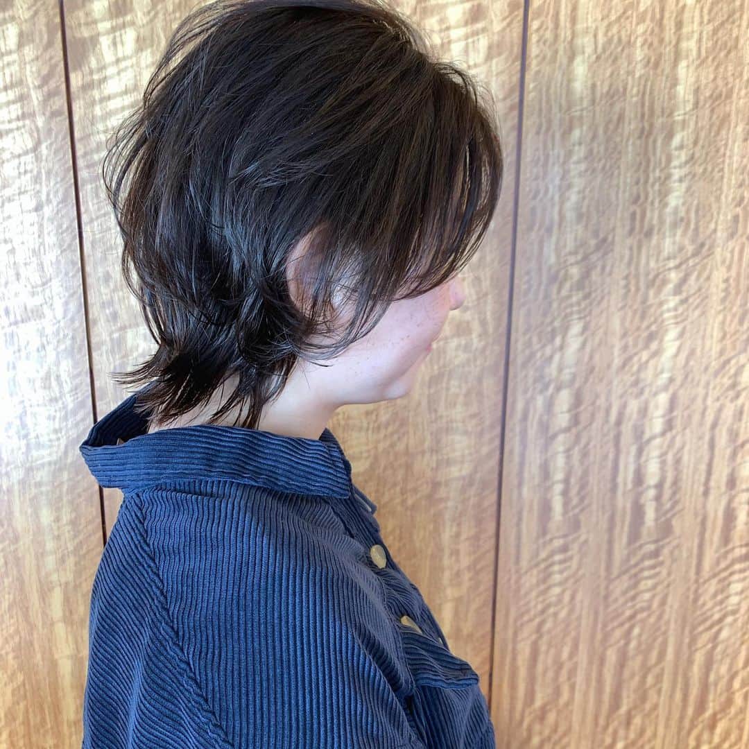YU-U（工藤由布）のインスタグラム：「ゆかなちゃんcut&color✂︎ ありさちゃん、待ってるよ、ずっと😂 ウルフでスッキリ〜✂︎楽しかった〜🤍 ・・・ #uアレンジ #マッシュウルフ」