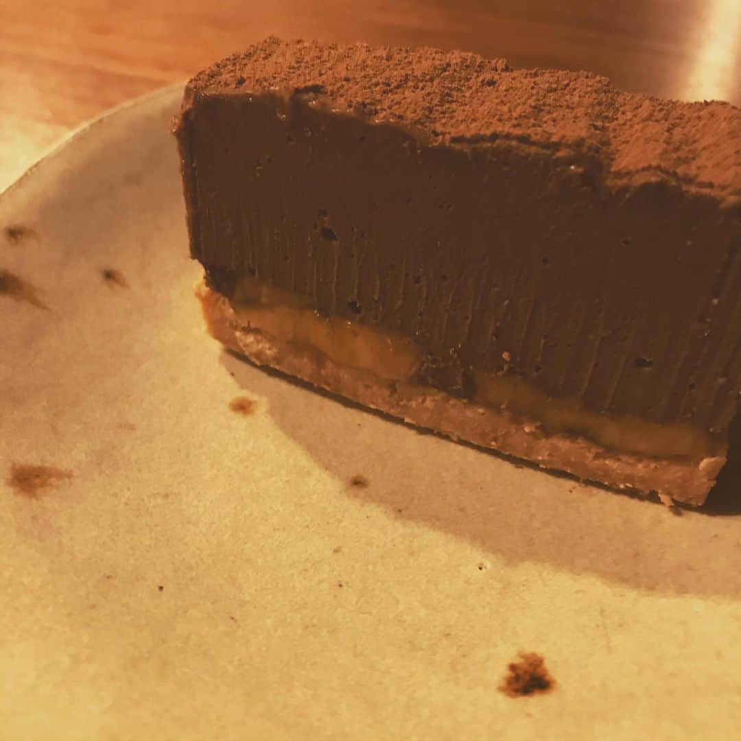野波麻帆さんのインスタグラム写真 - (野波麻帆Instagram)「. チョコレートテリーヌ。 お豆腐を入れて作りました。 生地を型に入れる時ふとバナナが目には入る所にあったので急遽入れてみた。🍌冷たく冷やして召し上がれ。」2月21日 20時45分 - mahononami