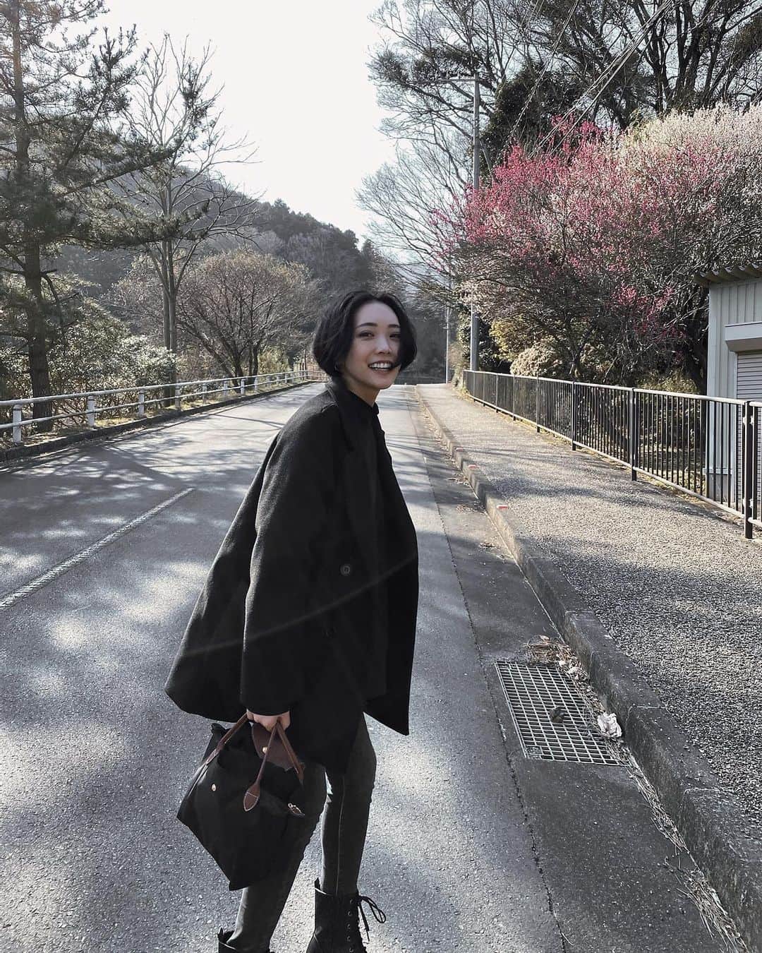石川マリーさんのインスタグラム写真 - (石川マリーInstagram)「． ． 人のいない自然の中をお散歩してリフレッシュ♪" ． ． ． #tb #お散歩」2月21日 20時45分 - marieishikawa