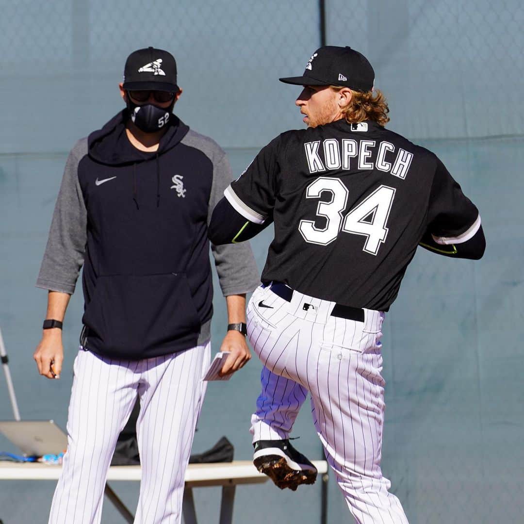 シカゴ・ホワイトソックスのインスタグラム：「Back at it in Arizona. 🔥」
