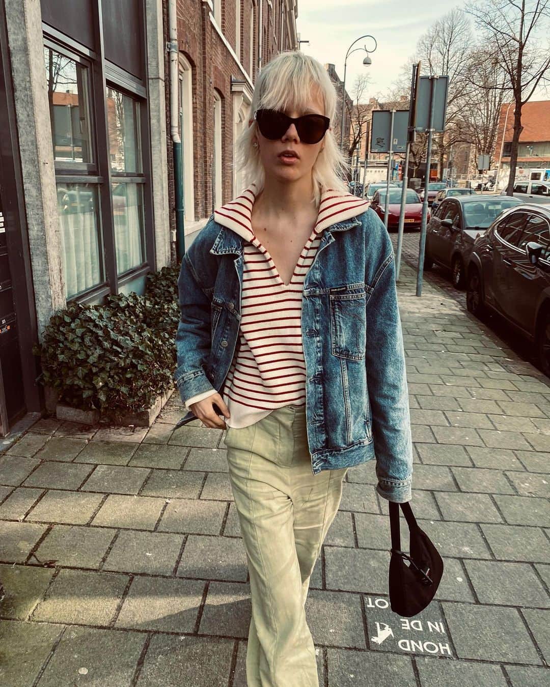 マリヤン・ジョンクマンのインスタグラム：「What to do against hayfever? 🤧😷」