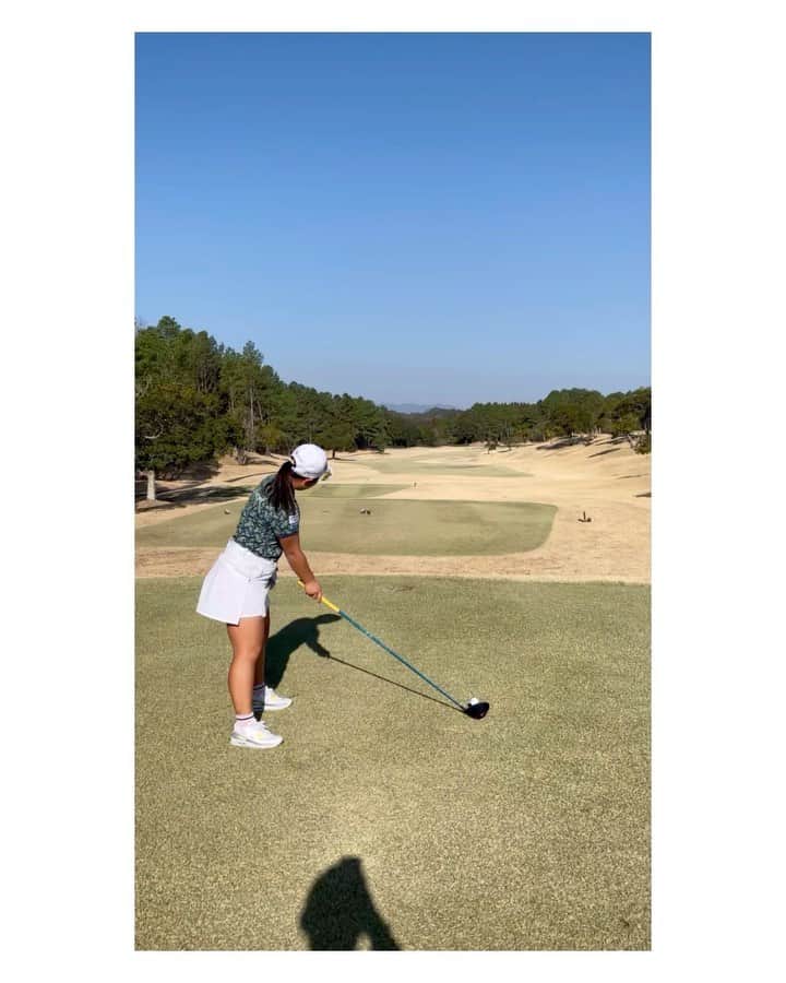 淺井咲希のインスタグラム：「振れてきたーーー！！  毎年シーズン始まると10キロ太るので 今年はせめて体重キープするというのを 目標にしたいとおもいます。🤤🤤  #淺井咲希#ゴルフ#ゴルフ女子#ゴルフスイング」