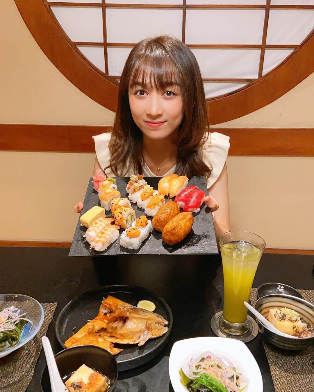 アヤナ・シャハブさんのインスタグラム写真 - (アヤナ・シャハブInstagram)「Hari mingguku di akhiri dengan makn di @nonamarestaurant 💕 Buat yang suka makanan jepang cocok banget.. Gak makanannya doang tapi suasananya juga jepang banget, ada tempat tatami juga 😍  Thankyou @nonamarestaurant」2月21日 21時05分 - ayanashahab