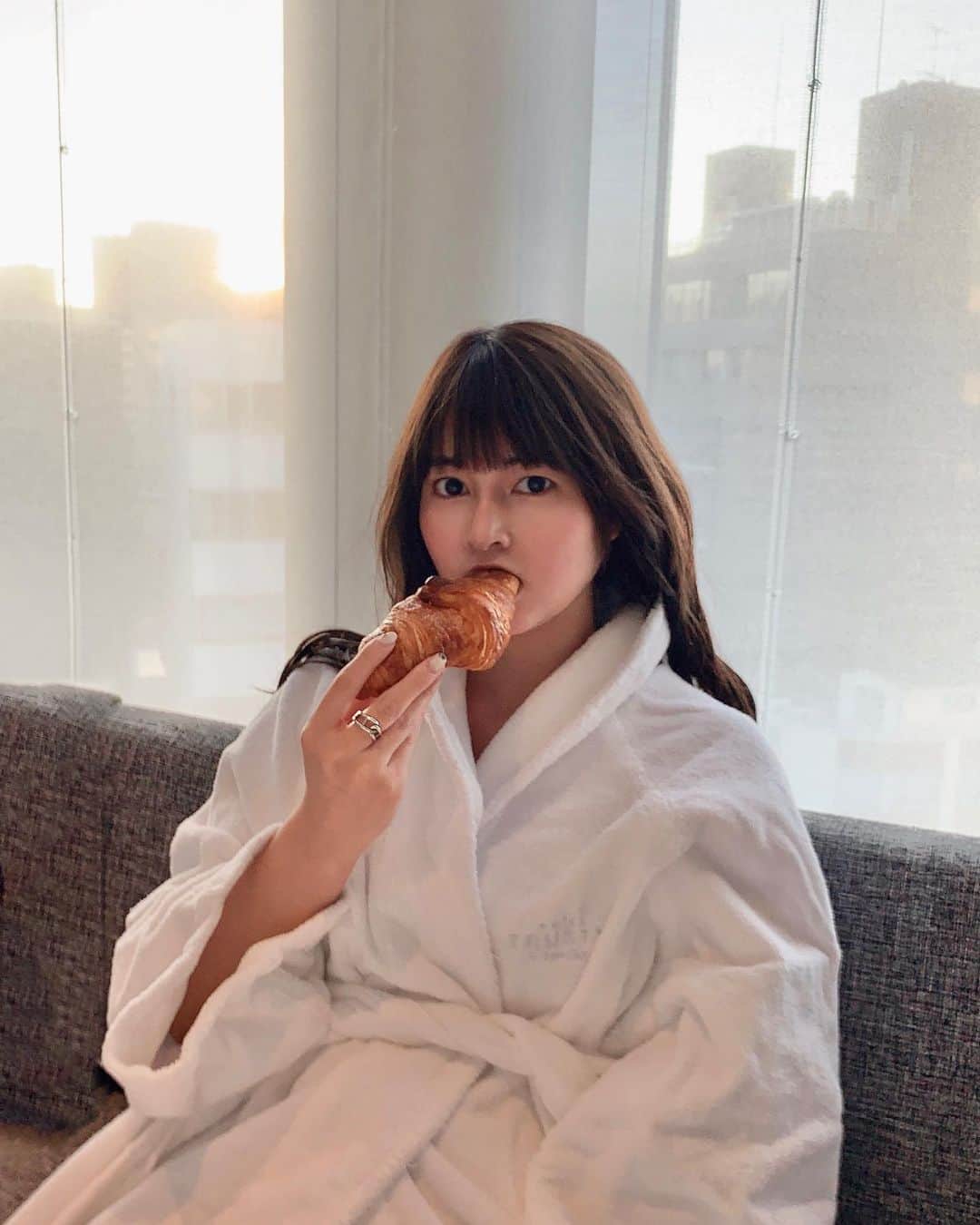 えなちぃのインスタグラム：「ホテルのクロワッサンが 美味しかった🥐 まったり過ごせて幸せだったなぁー♡」