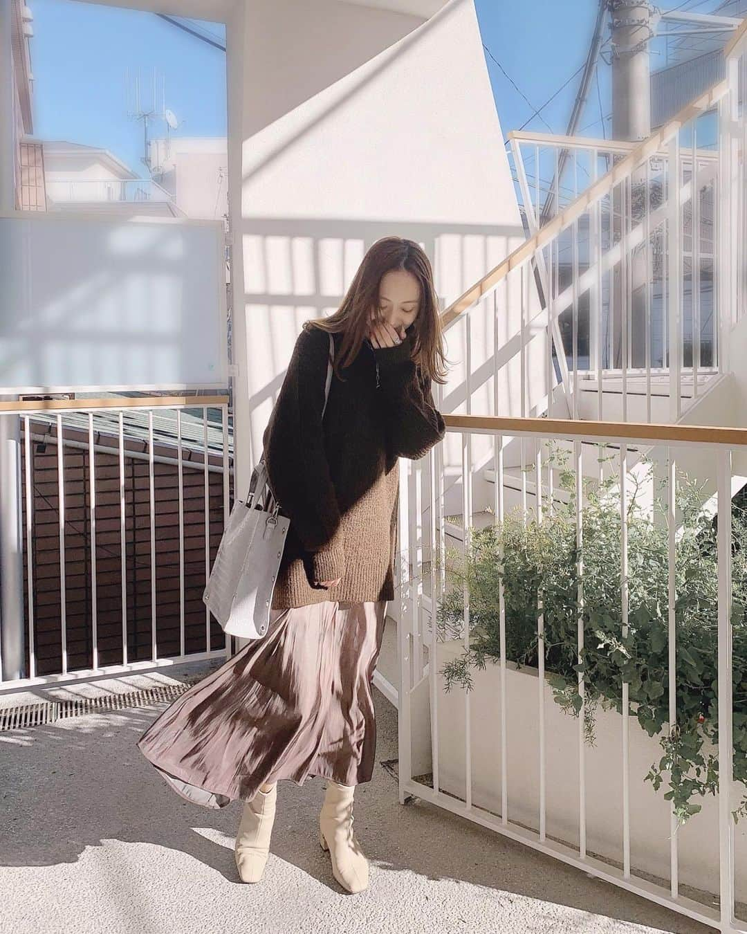 榊本麻衣さんのインスタグラム写真 - (榊本麻衣Instagram)「♡♡  ブラウンcode👠♥  setup ▷ @milaowen_official  bag ▷ @colony2139_jp  boots ▷ @randa_pic   今日はポカポカ陽気で 気持ちよかったね☀️!!  ブラウンでまとめたよ✩.*˚ ゆるっとしてる感じがとても着やすいᐠ ♡ ᐟ  #ブラウンコーデ #ブラウン #セットアップ #コーデ #コーディネート #笑顔 #カジュアル #春コーデ #ラフコーデ #mai___fashion #mai___code #code #fashion #coordinate #milaowen #setup #randa #smile #colony2139」2月21日 21時55分 - maipipii