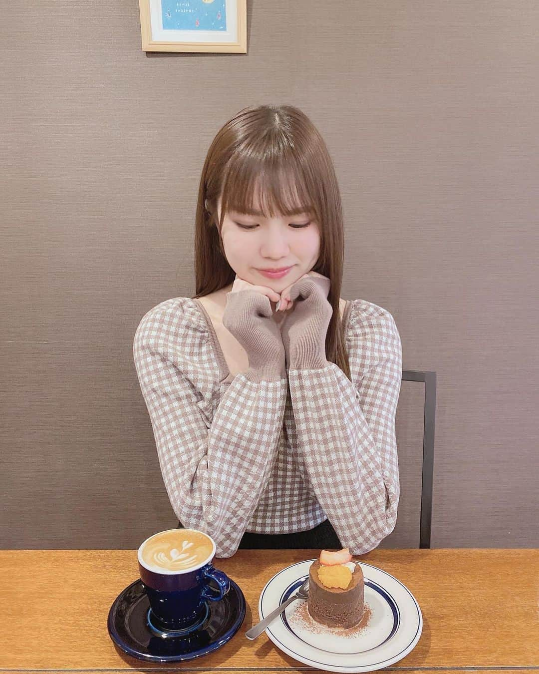 夢咲りりあさんのインスタグラム写真 - (夢咲りりあInstagram)「୨୧ Cafe♡ #カフェ #cafe #ガトーショコラ #カプチーノ #ラテアート #カフェ巡り #カフェスタグラム #アイドル #idol #過去pic #過去 #過去ピク」2月21日 21時56分 - yumesakiriria12