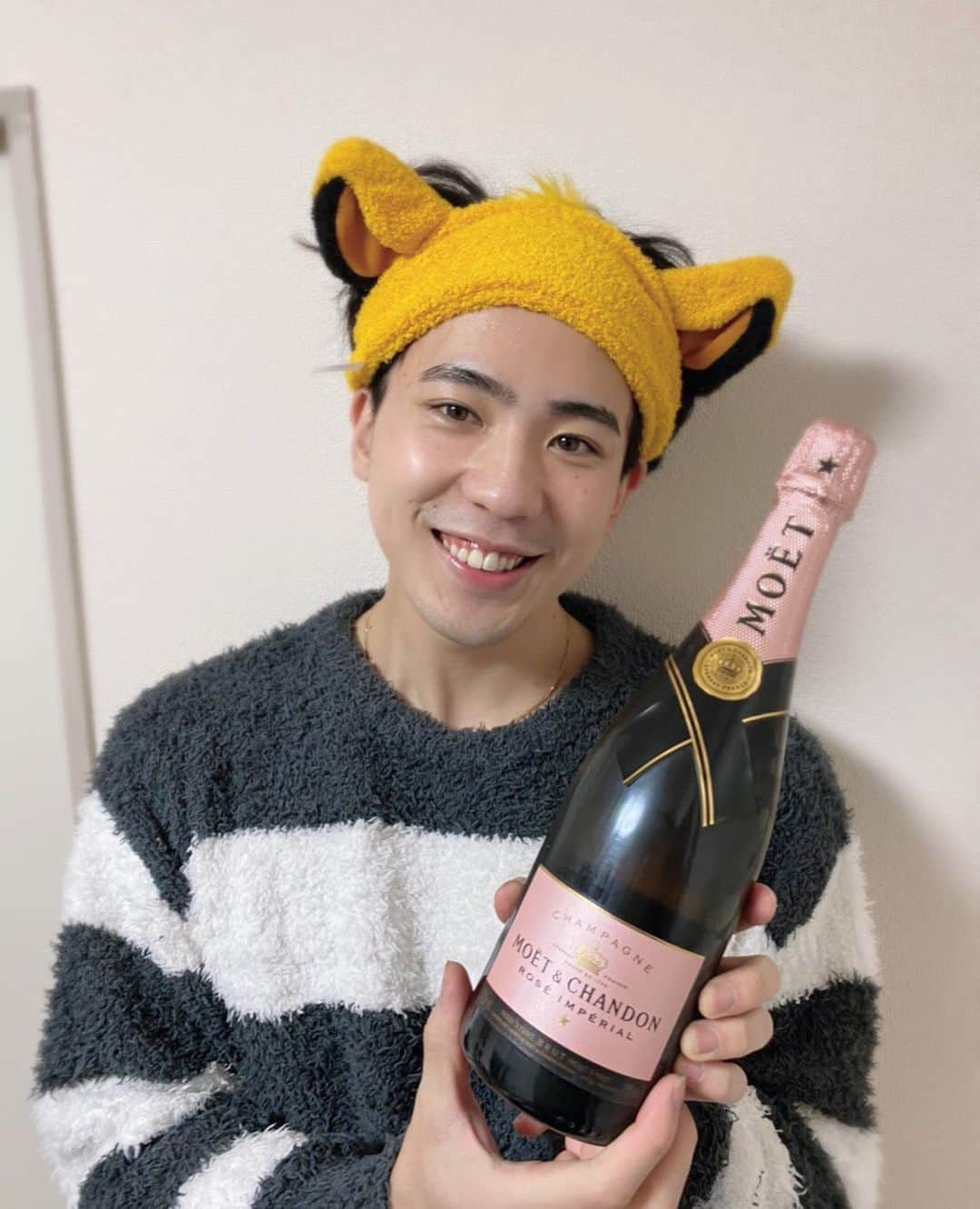 鎌田詩温さんのインスタグラム写真 - (鎌田詩温Instagram)「23歳になりました🥂」2月21日 21時57分 - sion_ice.18