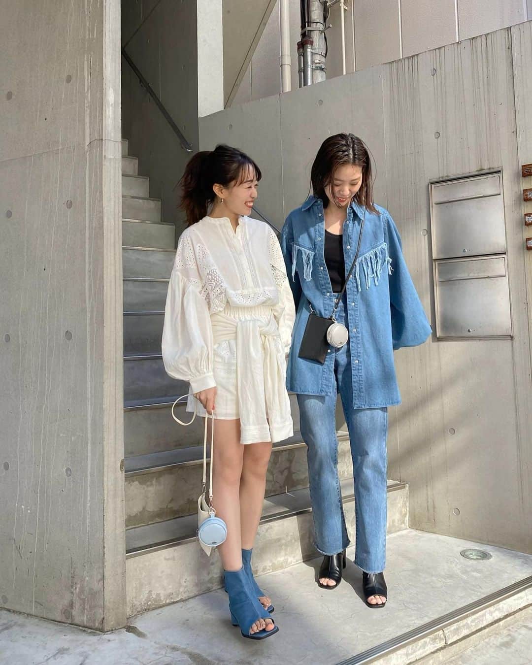 吉田佳菜のインスタグラム：「ㅤㅤㅤㅤㅤㅤㅤㅤㅤㅤㅤㅤㅤ ㅤㅤㅤㅤㅤㅤㅤㅤㅤㅤㅤㅤㅤ 今週末暖かくて春がますます楽しみになった！♪ デニム欲が高まる💙💙 あっちゃん(@atsukoo12)みたいにデニムonデニムも可愛いし 靴で取り入れるのも新鮮でやりたくなったスタイリング💙 ㅤㅤㅤㅤㅤㅤㅤㅤㅤㅤㅤㅤㅤ ㅤㅤㅤㅤㅤㅤㅤㅤㅤㅤㅤㅤㅤ #あつことちわこ #デニム #kana_chicode #ちわcode #whoswhochico #salonbychico ㅤㅤㅤㅤㅤㅤㅤㅤㅤㅤㅤㅤㅤ」