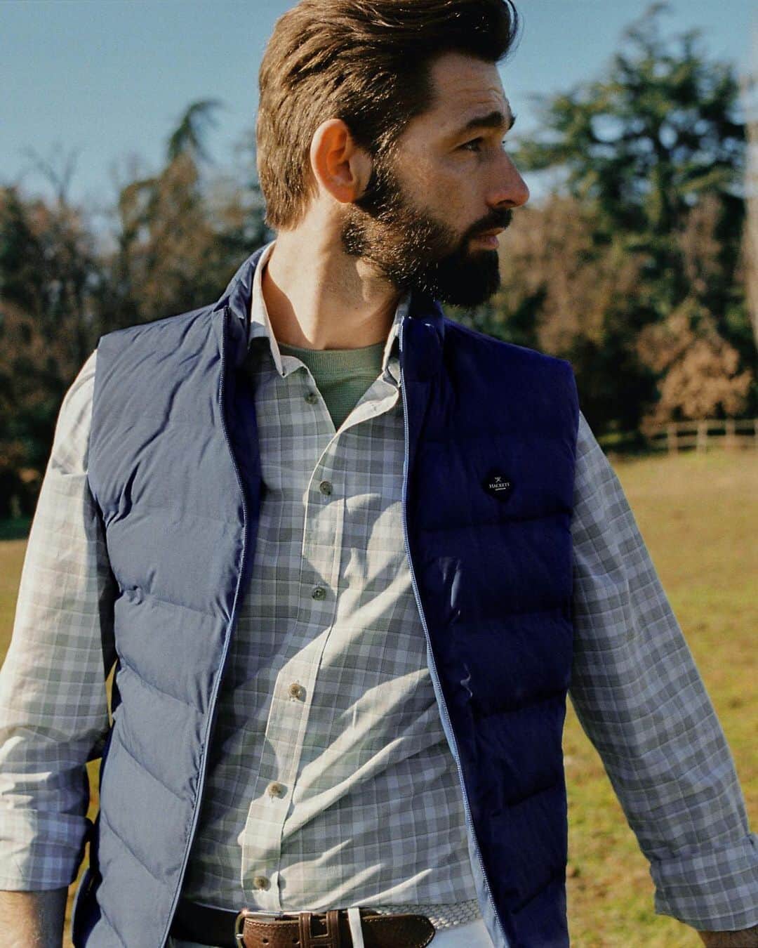 ハケットのインスタグラム：「From lightweight gilets to detailed shirts, find everything you need to start the season in style at the link in our bio #STAYHackett #NewCollection」