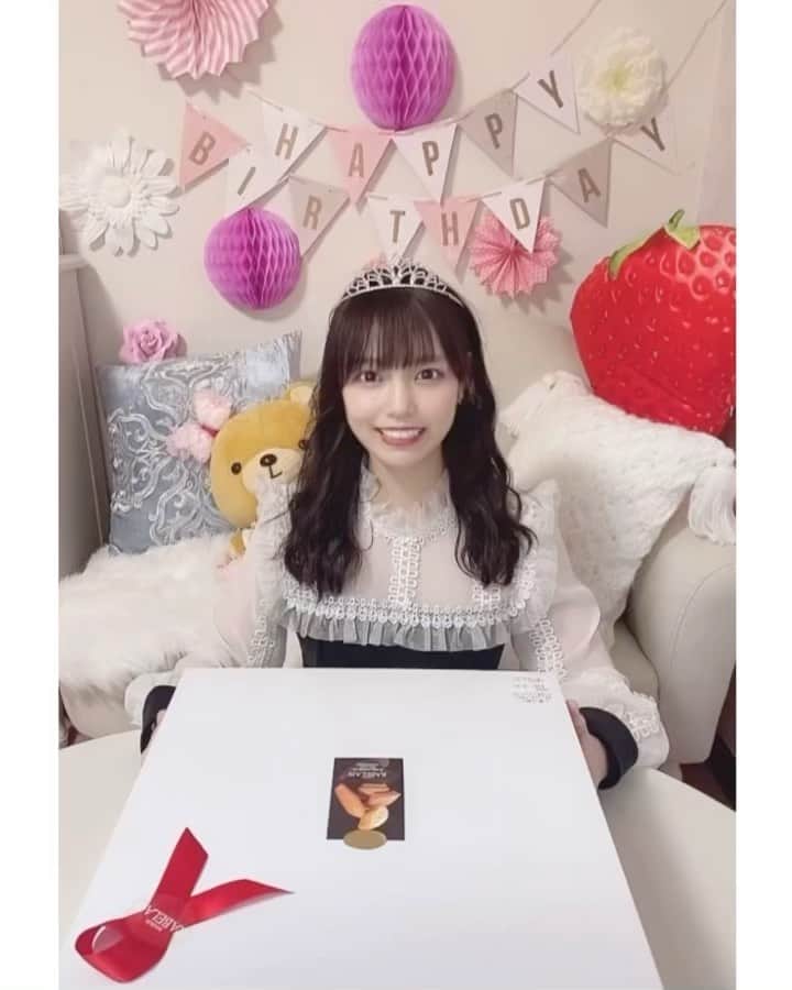 岩田陽菜のインスタグラム：「Happybirthday to me🎂🌹💖﻿ ﻿ #ハッピーバースデー#Happybirthday#お誕生日#ケーキ#cake#お誕生日ケーキ」