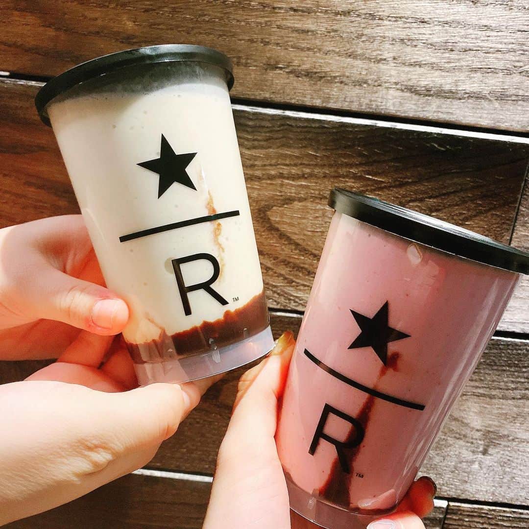 工藤菫のインスタグラム：「げきおしゃれスタバ☕️🤎  #スタバ #バナナシェイク #的なやつ」