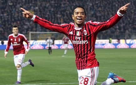 ウルビー・エマヌエルソンさんのインスタグラム写真 - (ウルビー・エマヌエルソンInstagram)「Siamo tutti ad aspettare il derby della madonnina. Una partita importantissima,Milan siamo tutti con te ,combattiamo con te fino L ultimo , vinciamo insieme perdiamo insieme. forza Milan per sempre 🔴⚫️ #forzamilan #derbytogether」2月21日 22時17分 - urby28