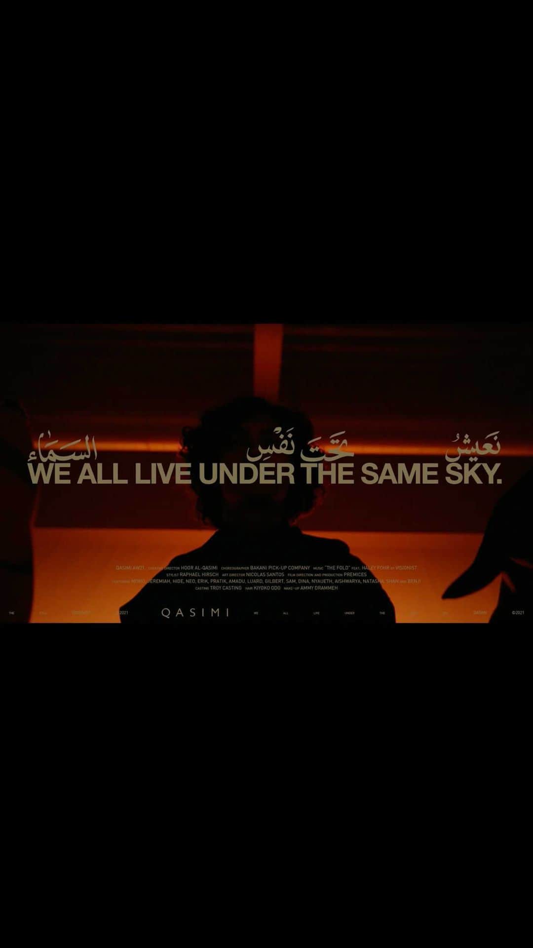 カシミ オムのインスタグラム：「a film and a music track presenting the QASIMI AW21 Collection. Creative director @hooralq Stylist @raphaelhirsch  Casting @troyfuss  Choreography @bakanipickupcompany  Music @visionist__  Art director @nicolas_santos Jewellery @shaunleanejewellery  Hair @kiyokoodo  Make-up @ammydrammeh  Vidéo direction & production @studiopremices Photography - runway @jasonlloydevans  Photography - social @anna.lena.krause」