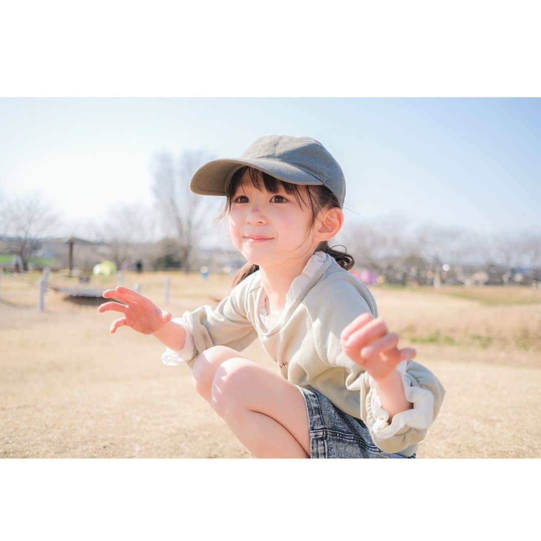 Ai.tさんのインスタグラム写真 - (Ai.tInstagram)「. なんだか暖かくて桜もうすぐ咲いちゃうんじゃない？って感じでしたね😌 . 少し公園へ😚 パパサングラスにマスクで怪しい人になってるよ😂😂😂 . 少しだったけど花粉がやばくて マスクの下は鼻水すするので精一杯でした😂 . . 2021.02.21  #FUJIFILM #fujifilm_xseries #xt30 #今日もX日和 #tokyocameraclub #東京カメラ部 #photo #写真 #子どもの写真 #カメラ #ファインダー越しの私の世界 #何気ない瞬間を残したい #ママカメラ #RECO_ig #私の見る世界　#cuddlephoto #抱きしめたくなる写真」2月21日 22時24分 - ngs.rky.kuy