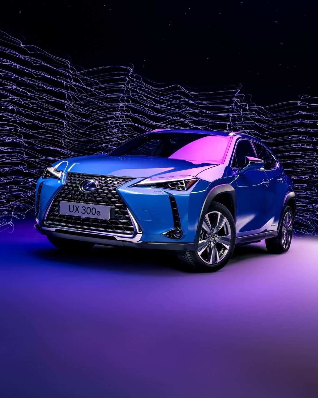Lexus UKのインスタグラム：「Electrifying looks. New all-electric #LexusUX 300e.」