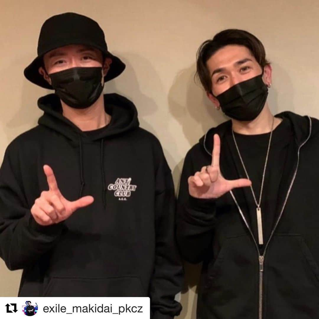 TALAさんのインスタグラム写真 - (TALAInstagram)「. @exile_makidai_pkcz さん‼️. ありがとうございます🙇‍♂️🙏. . 皆さん‼️是非、チェックよろしくお願い致します🔥. . #Lラジ #deepsquad #あなたが迷わずに . . . . #Repost @exile_makidai_pkcz with @get_repost ・・・ #Lラジ 2/16〜2/22 ゲスト：DEEP SQUAD TAKA😊👏🏼  @deep_taka  ◆LDH PERFECT YEAR 2020 RADIO ネット局一覧◆  ・AIR-G’　(土)20時30分～20時55分 ・FM青森　(水)20時00分～20時30分 ・FM岩手　(土)19時00分～19時30分 ・Date fm　(土)28時00分～28時30分 ・ FM秋田　(土)18時00分～18時30分 ・ ふくしまFM　(火)21時30分～21時55分 ・ TOKYO FM　(日)26時00分～26時30分 ※今週のみ放送時間変更になっております。 ・ FM GUNMA　(木)21時00分～21時30分 ・Radio Berry　(火)21時30分～21時55分 ・FM新潟　(金)21時30分～21時55分 ・FM長野　(土)24時30分～25時00分 ・FM福井　(土)27時30分～28時00分 ・FM愛知　(木)20時30分～21時00分 ・FM岐阜　(火)20時30分～21時00分 ・FM三重　(土)11時00分～11時30分 ・FM滋賀　(月)20時00分～20時30分 ・FM OH！　(日)20時30分～21時00分 ・Kiss FM KOBE　(土)24時00分～24時30分 ・FM山陰　(土)28時30分～29時00分 ・FM岡山　(土)18時00分～18時30分 ・広島FM　(土)20時00分～20時30分 ・FM山口　(土)18時30分～18時55分 ・FM香川　(土)19時30分～20時00分 ・FM徳島　(土)26時30分～27時00分 ・FM高知　(土)19時30分～20時00分 ・FM佐賀　(土)24時30分～24時55分 ・FM長崎　(土)21時00分～21時30分 ・FM熊本　(水)20時00分～20時30分 ・FM大分　(月)21時30分～21時55分 ・FM宮崎　(木)21時30分～21時55分 ・FM沖縄　(火)21時00分〜21時25分  ※OAスケジュールは変更の可能性もあります。詳しくは各放送局のHPをチェックしてください。 ※スマホアプリ『AuDee』をダウンロードすれば、無料で上記ネット局の放送をリアルタイム聴取可能です。 ※特別番組、災害などの臨時対応によりやむを得ず、変更・中止になる可能性もございます。 あらかじめご了承ください。」2月21日 22時40分 - deep_taka