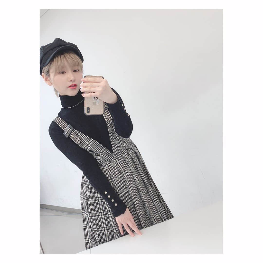 大竹ひとみさんのインスタグラム写真 - (大竹ひとみInstagram)「🖤 . .  #zara コーデ！ 全部鏡写真だ₍ ᐢ. ̫ .ᐢ ₎ . .  #過去pic #zara #ハイトーンボブ #ベージュカラー #ハイネック #ジャンスカ #チェック #fashion #hairstyle #ootd  #selfie #selca #instagood #instalike #instafashion #follow #followｍe #옷스타그램  #패션스타그램 #오오티디 #셀카 #좋아요 #팔로미」2月21日 23時02分 - iamhitomi_48