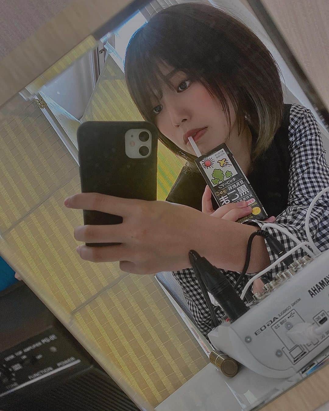 原あやののインスタグラム：「黒ごま推し🦭  #豆乳#キッコーマン#ありがとうございます #歌ってるときは良くなかった #ごまかきな粉が喉にカァッてなる」