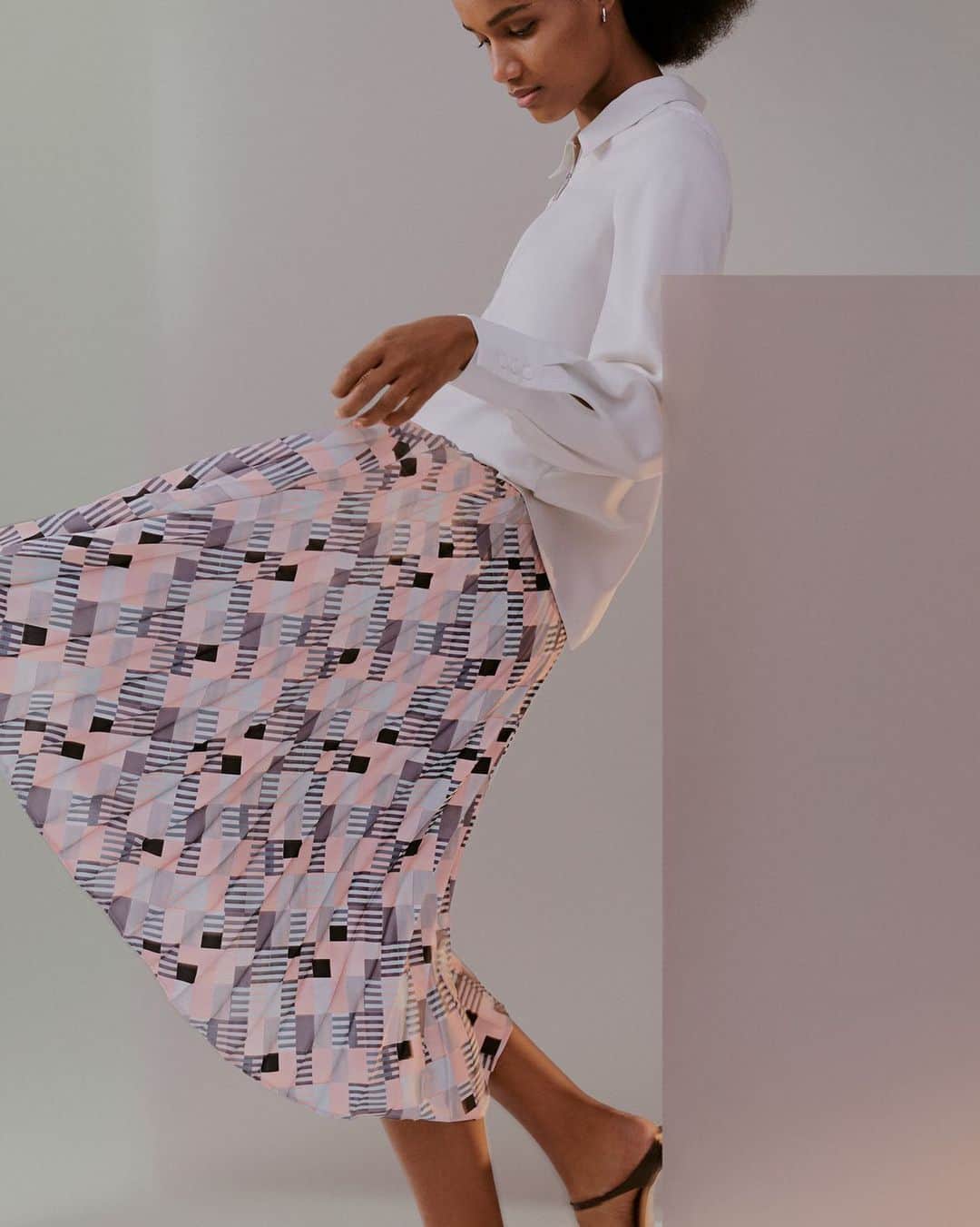 Club Monacoのインスタグラム：「Hand painted patterns and pretty pleats, what spring dreams are made of.」