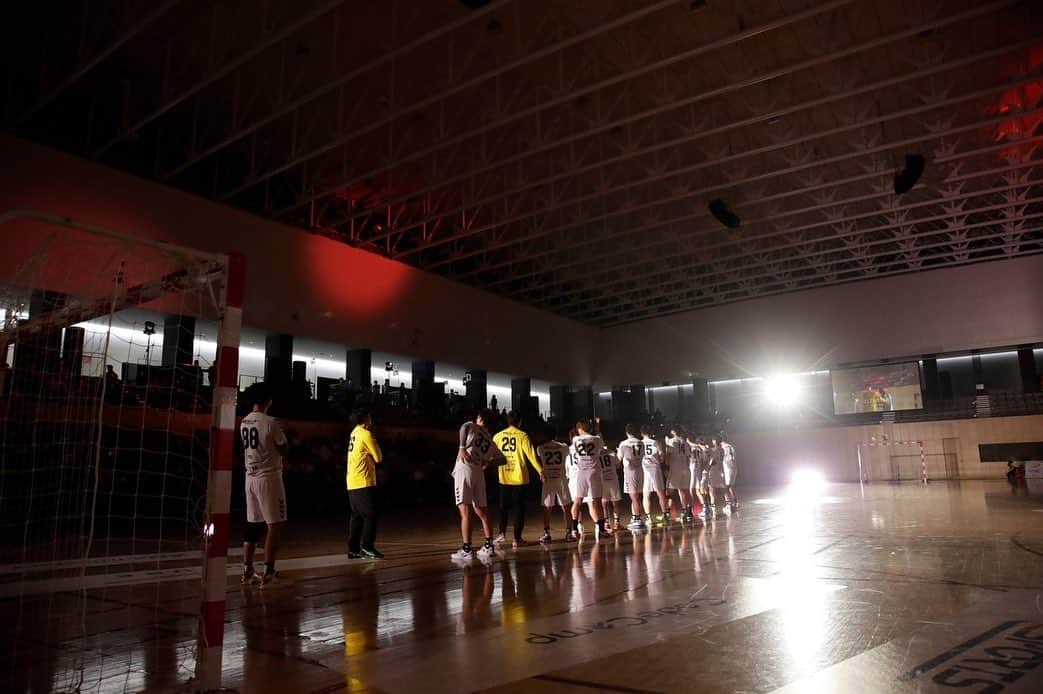 のインスタグラム：「JHL2020〜21シーズン ZEEKSTARTOKYO(29-30)湧永  観戦に来て頂いた皆様ありがとうございました。  ホーム戦の会場演出、雰囲気はいつも最高です！スタッフ、関係者の皆様いつもありがとうございます。  会場準備等に協力してくれた筑波大学の学生のみなさん、ありがとうございました。  #jhl  #ハンドボール  #zeekstartokyo  #hummel  #salming #salminghandball  #bauerfeindjapan」